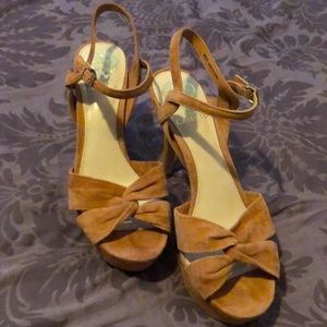 Vince Camuto suede platform heels